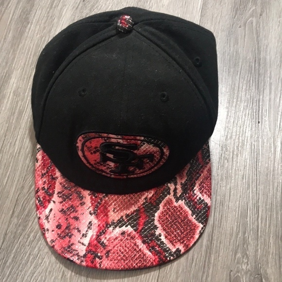 New Era “San Francisco 49ers” Adjustable Snakeskin Embossed Trucker Hat - Picture 2 of 8